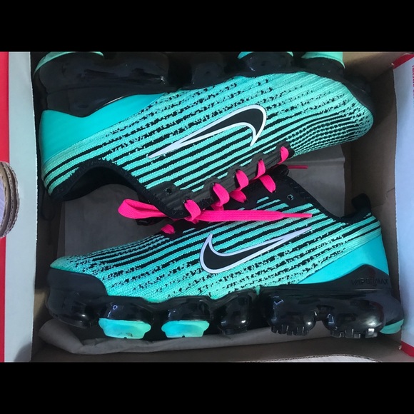Nike Shoes - shoes